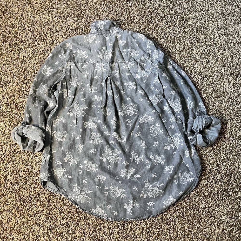 Love 8 small gray floral shirt - Picture 6 of 7